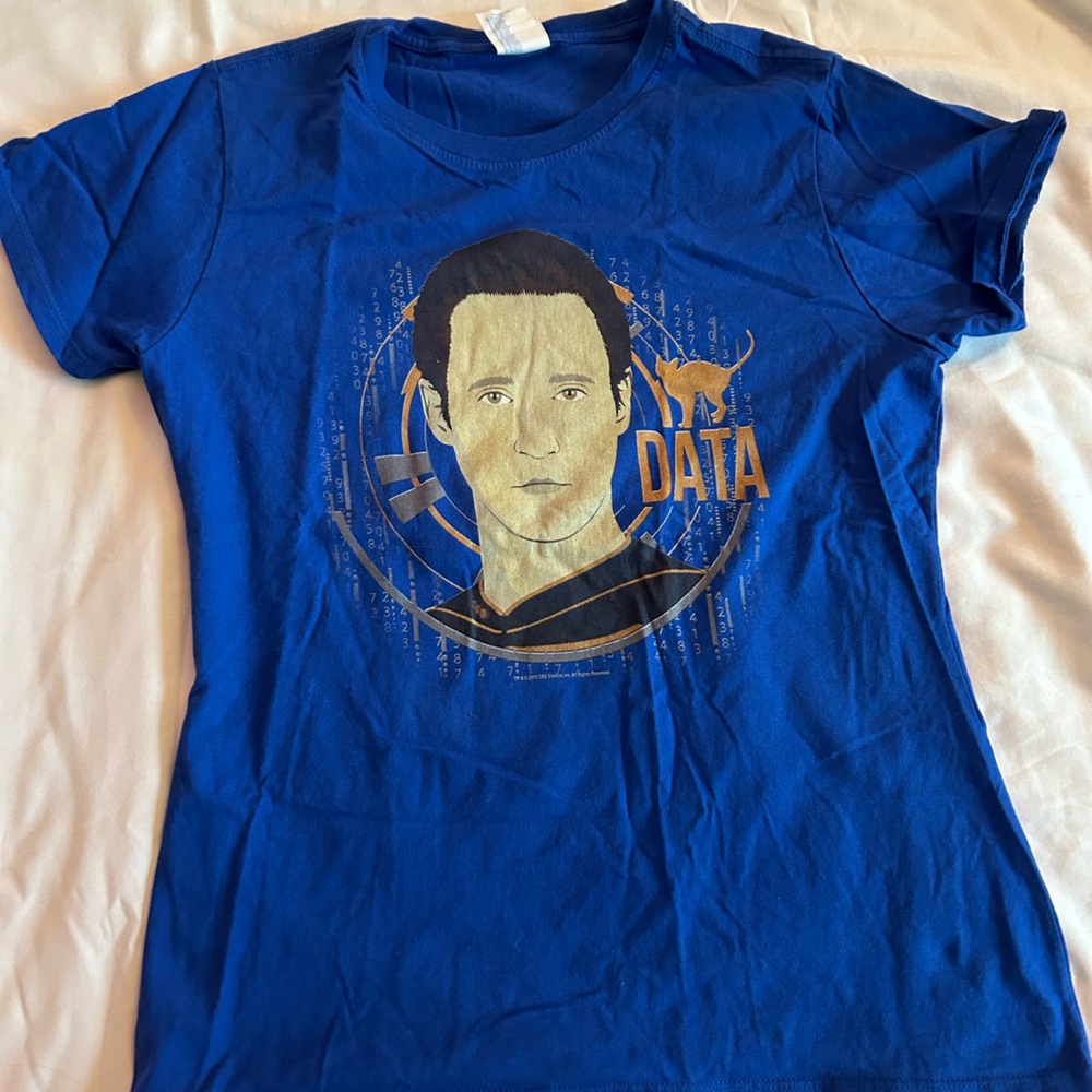 ST Data tee